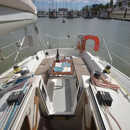 Arecadina Bateau-hôtel *